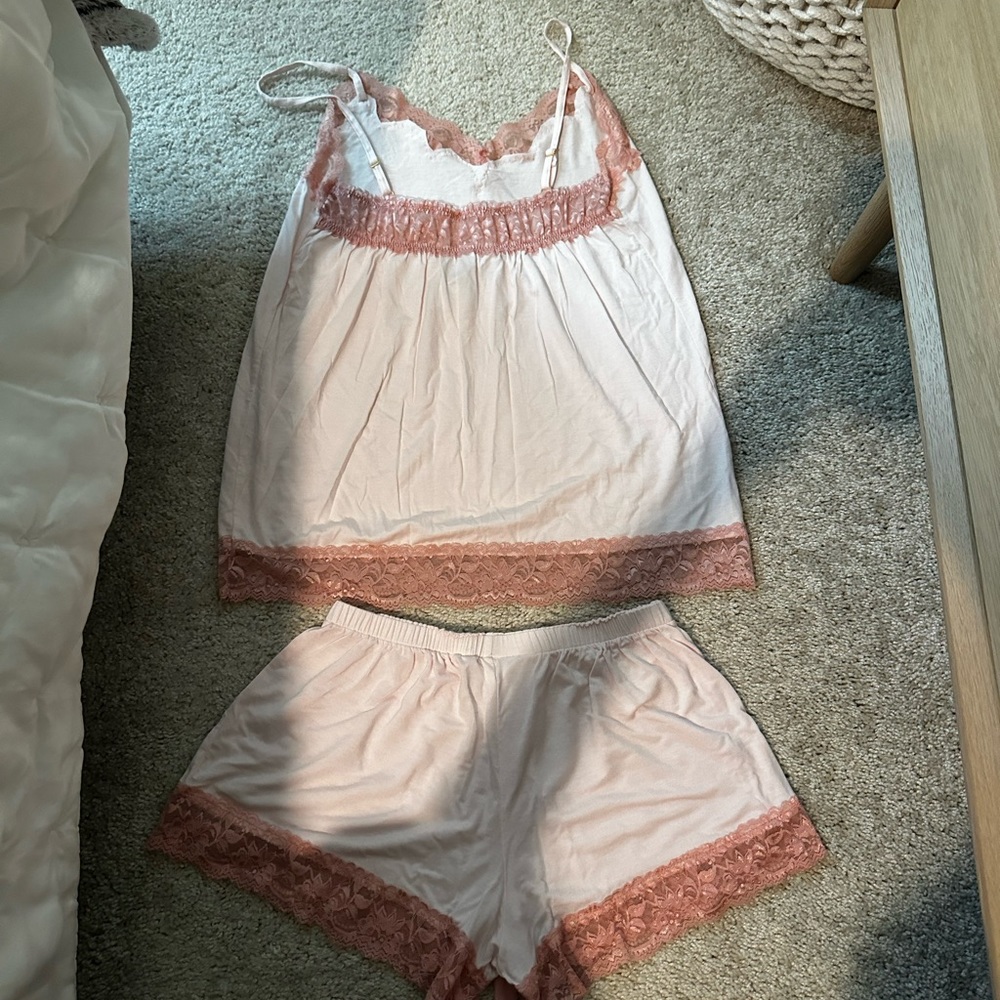 Flora Nikrooz sleep set - Picture 5 of 6